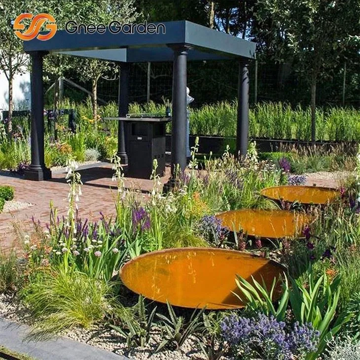 Corten po'latdan yasalgan gitasi