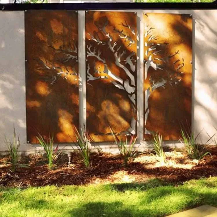 Uy bog 'lazer bilan kesilgan panjara panellari tashqi makon