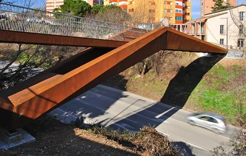 Corten Steel pedestrian bridge construction Corten Steel pedestrian bridge construction