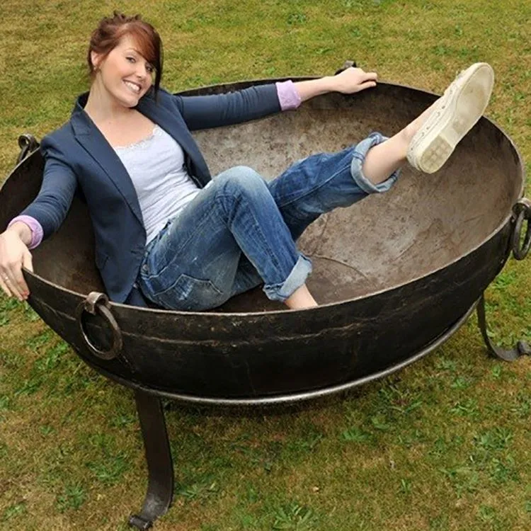 Rustik metall olov qudug'i